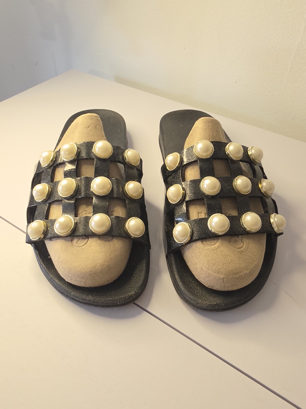 Black Pearl-Embellished Women's Slide Sandals